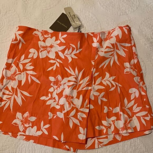 Tommy Bahama coastal bloom shorts. Size 6 - Picture 2 of 11